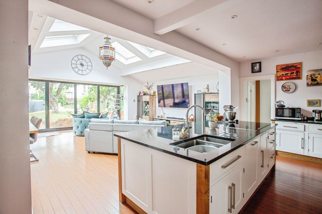 Property photo 3 of 31 Pbox-Img.Jpg