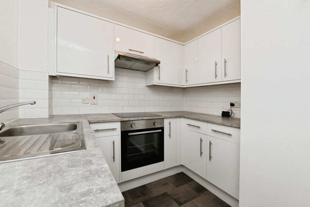 Property photo 2 of 10 Pbox-Img.Jpg