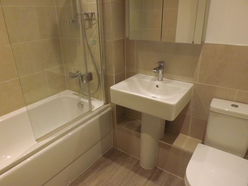 Property photo 3 of 6 Family Bathroom