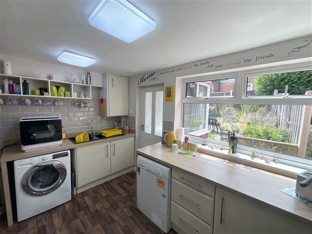 Property photo 3 of 21 Kitchen
