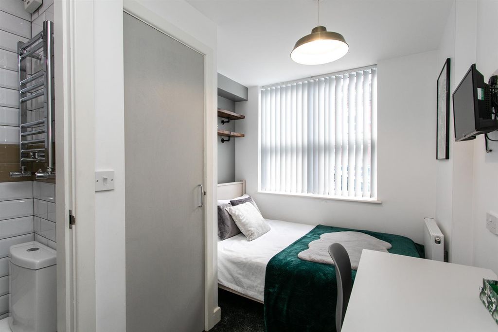 Property photo 1 of 8 65 St George's Road Lr-16.Jpg