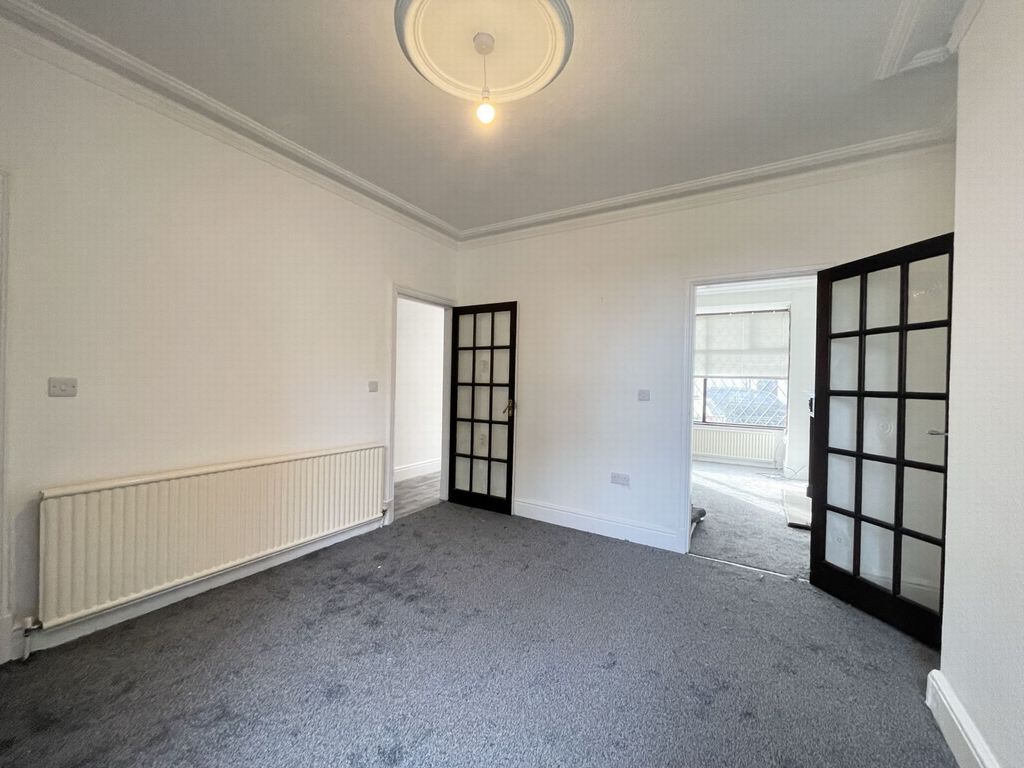 Property photo 3 of 10 Photo 3