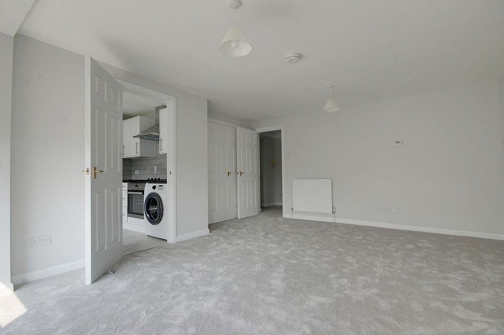 Property photo 3 of 7 Lounge