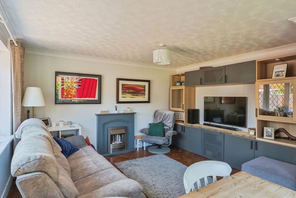 Property photo 3 of 16 Pbox-Img.Jpg