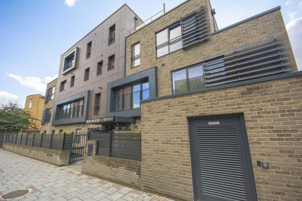 Property photo 1 of 5