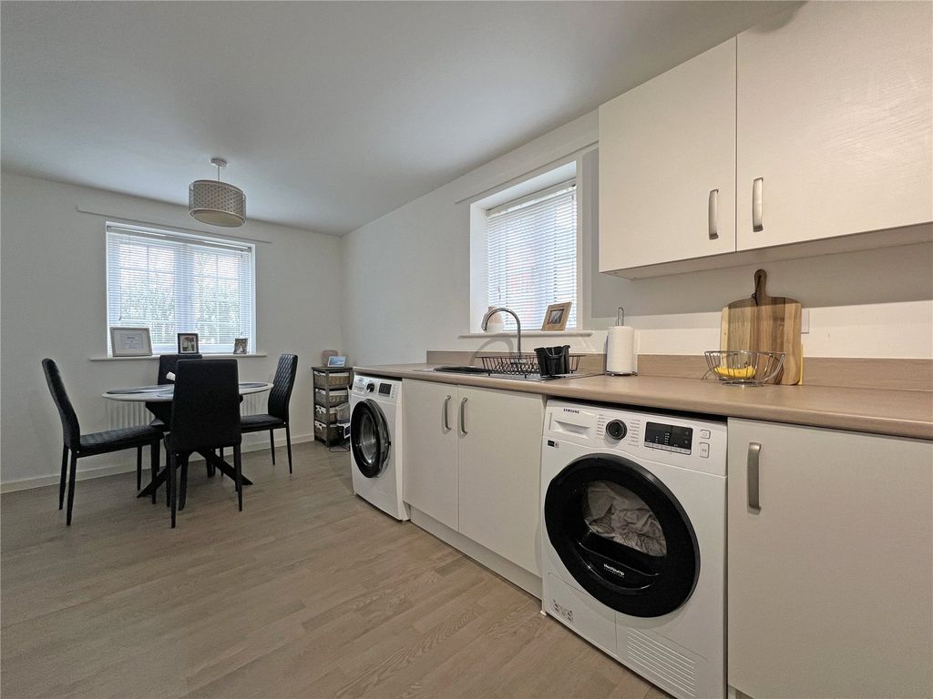 Property photo 2 of 19 Picture No. 09