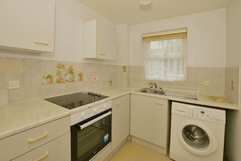 Property photo 3 of 17 Photo