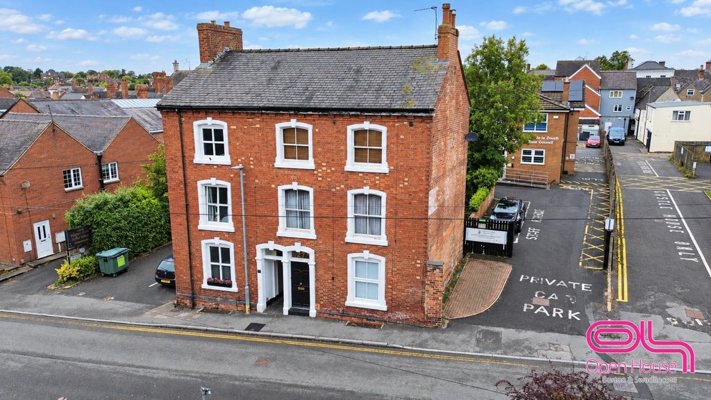 Property photo 1 of 28 South Street, Ashby-De-La-Zouch (33).Jpg