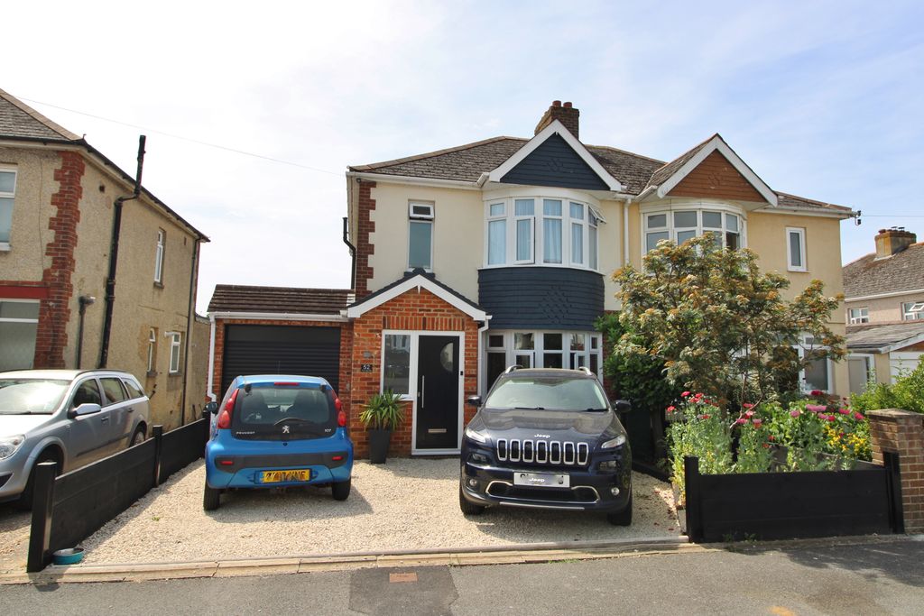 Property photo 1 of 30
