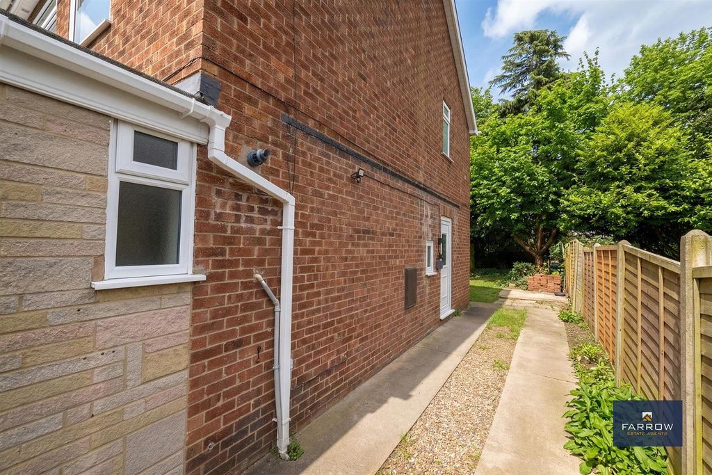 Additional image 20 of 3 bed semi-detached house for saleSt. Nicholas Drive, Grimsby DN37