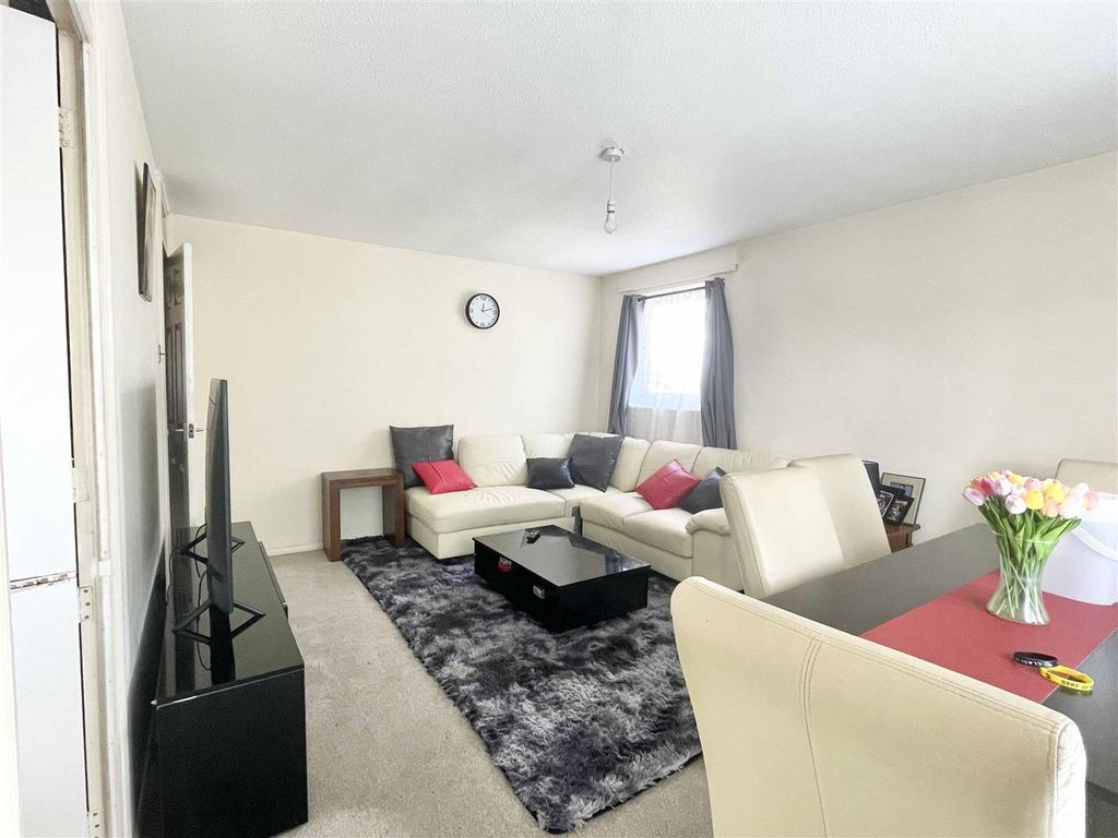 Property photo 3 of 7 Living1.Jpg