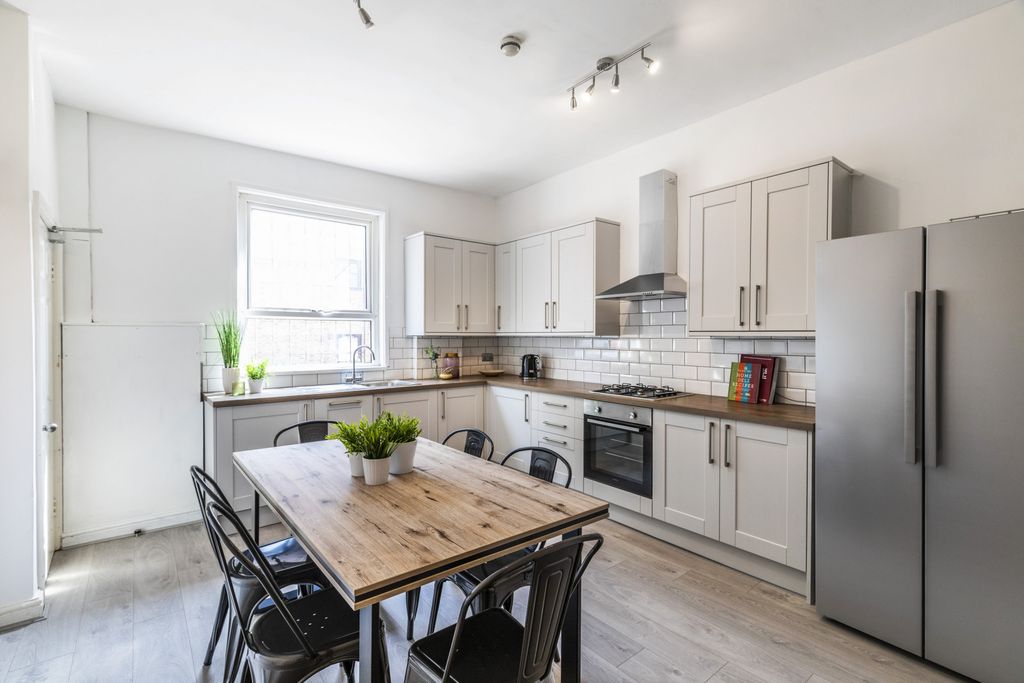 Property photo 1 of 8 Property Photo