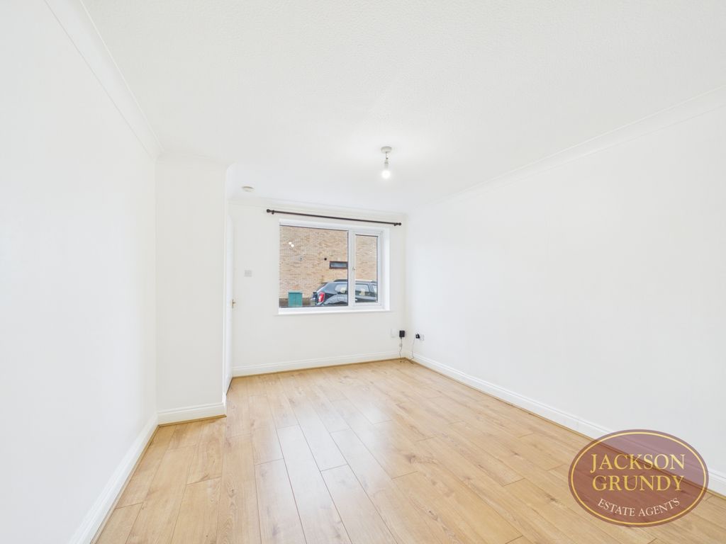 Property photo 3 of 11 Photo 2