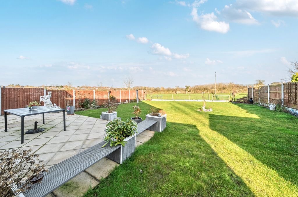 Property photo 3 of 21 1418928-20-699F0d...