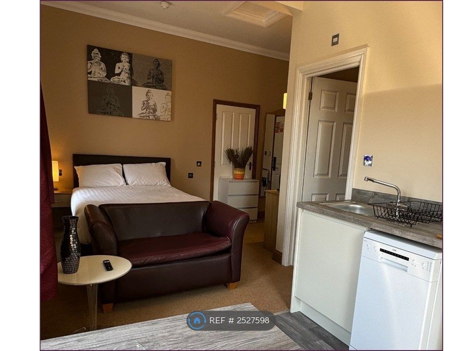 Property photo 1 of 10 Example Studio