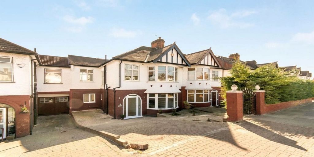 Property photo 1 of 1