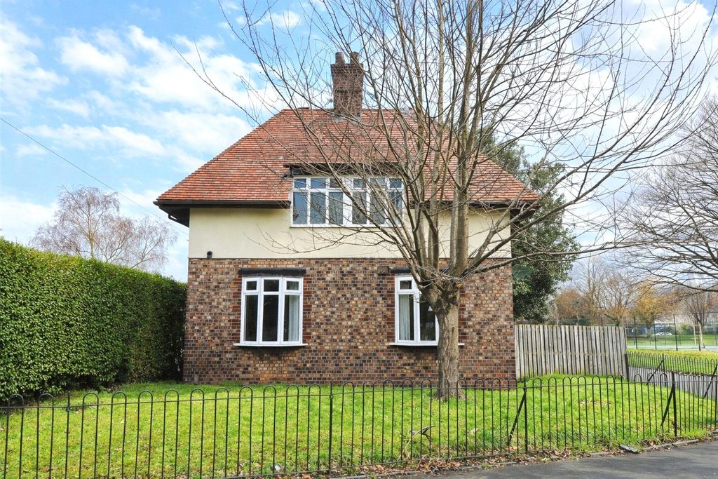 Property photo 1 of 22 External