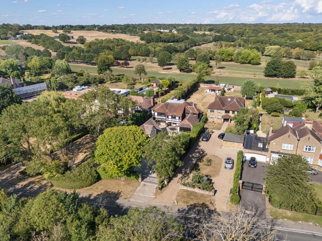 Property photo 2 of 33