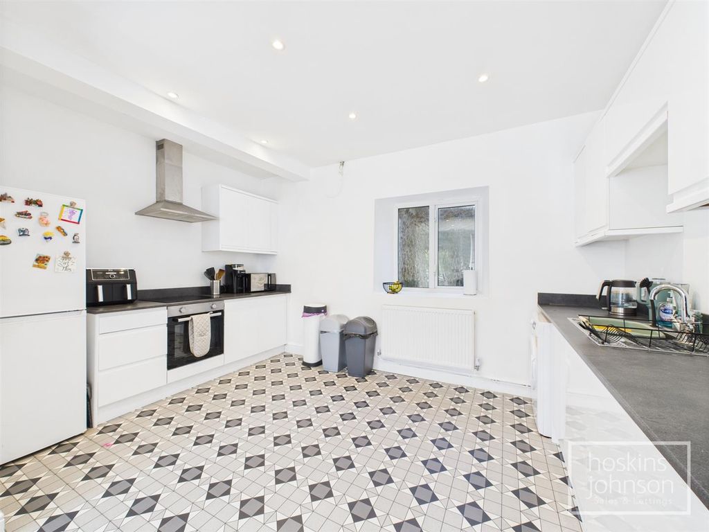 Property photo 2 of 16 Kitchen