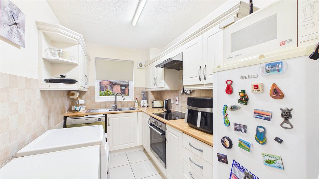 Property photo 3 of 8 Picture 3