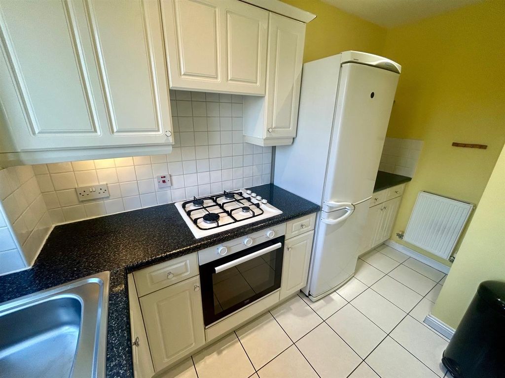 Property photo 2 of 8 Kitchen 2.Jpg