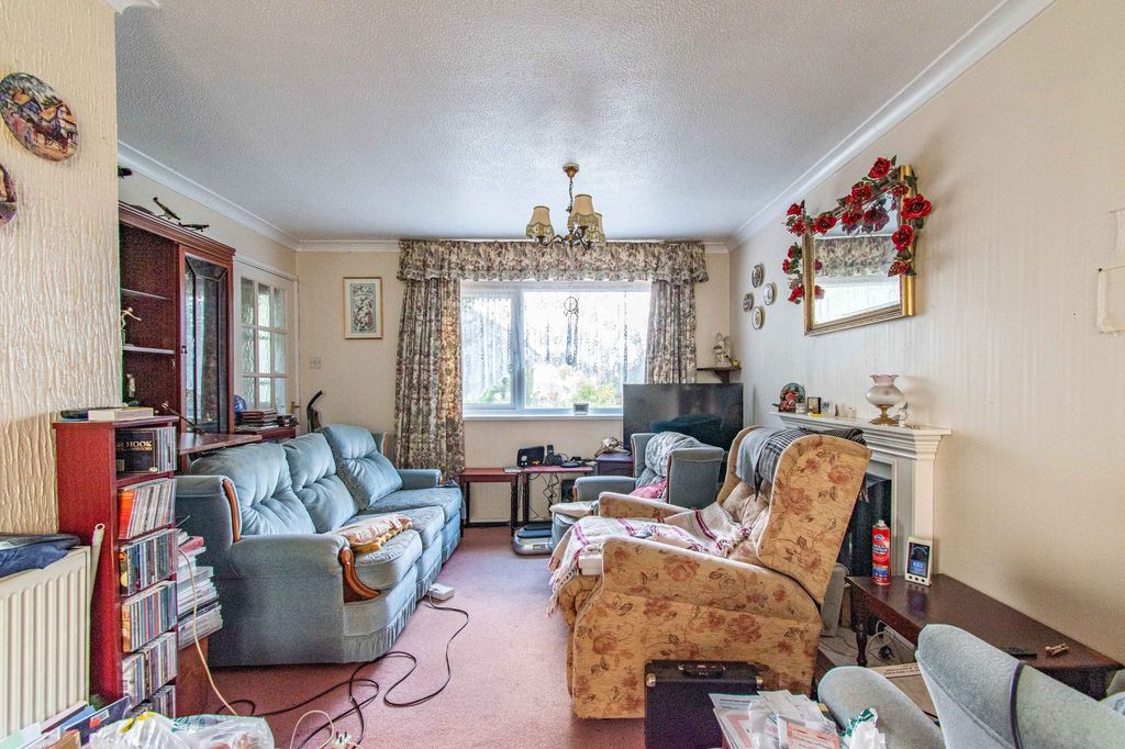 Property photo 2 of 9