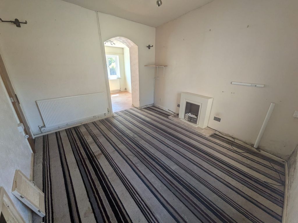 Property photo 2 of 24