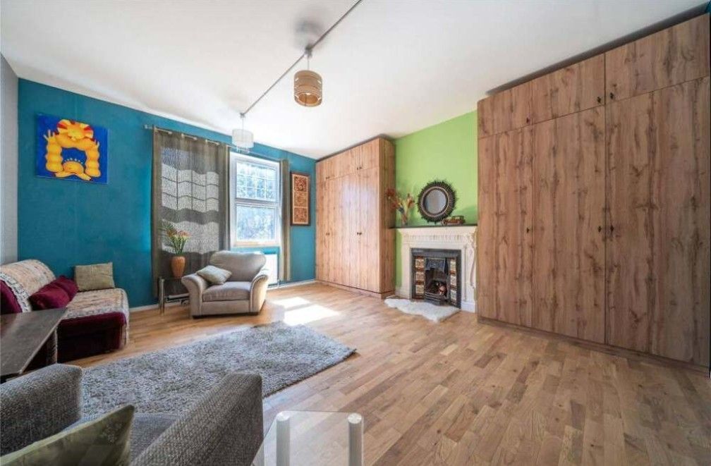 Property photo 1 of 17
