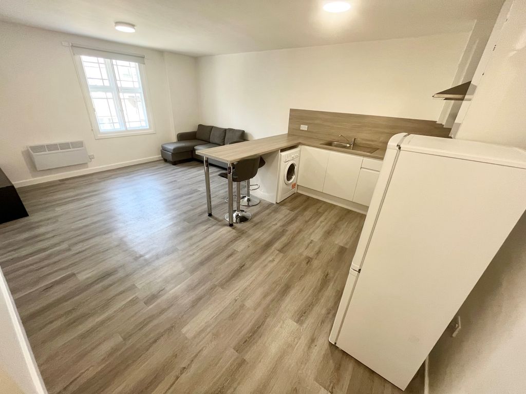 Property photo 1 of 6 1