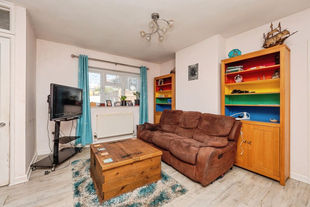 Property photo 3 of 8