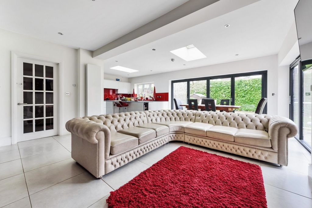 Property photo 3 of 11 Family/ Dining Room