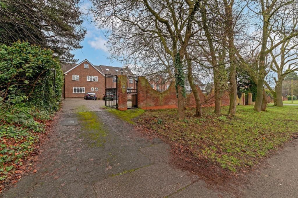 Property photo 1 of 38