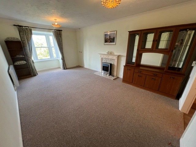 Property photo 2 of 7 Living Room