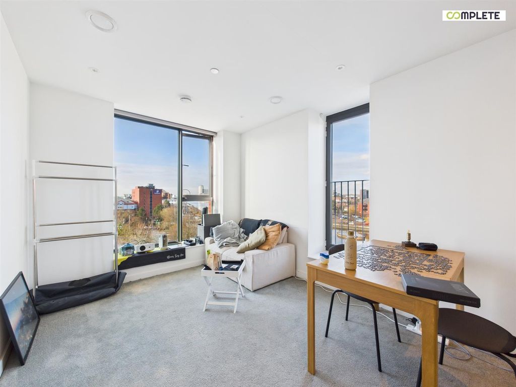 Property photo 1 of 16 Cam01231G0-Pr0129-Still008.Jpg