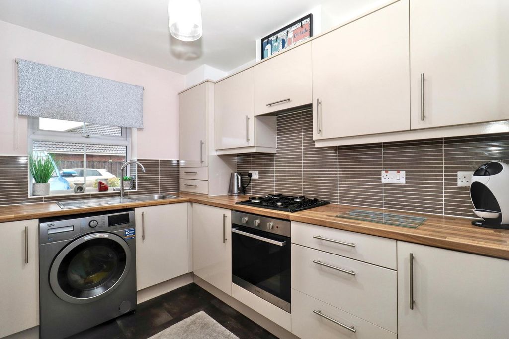 Property photo 3 of 20