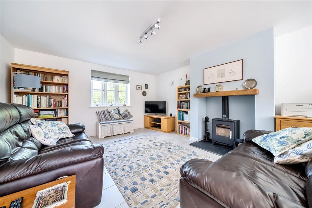 Property photo 2 of 10 Sitting Room