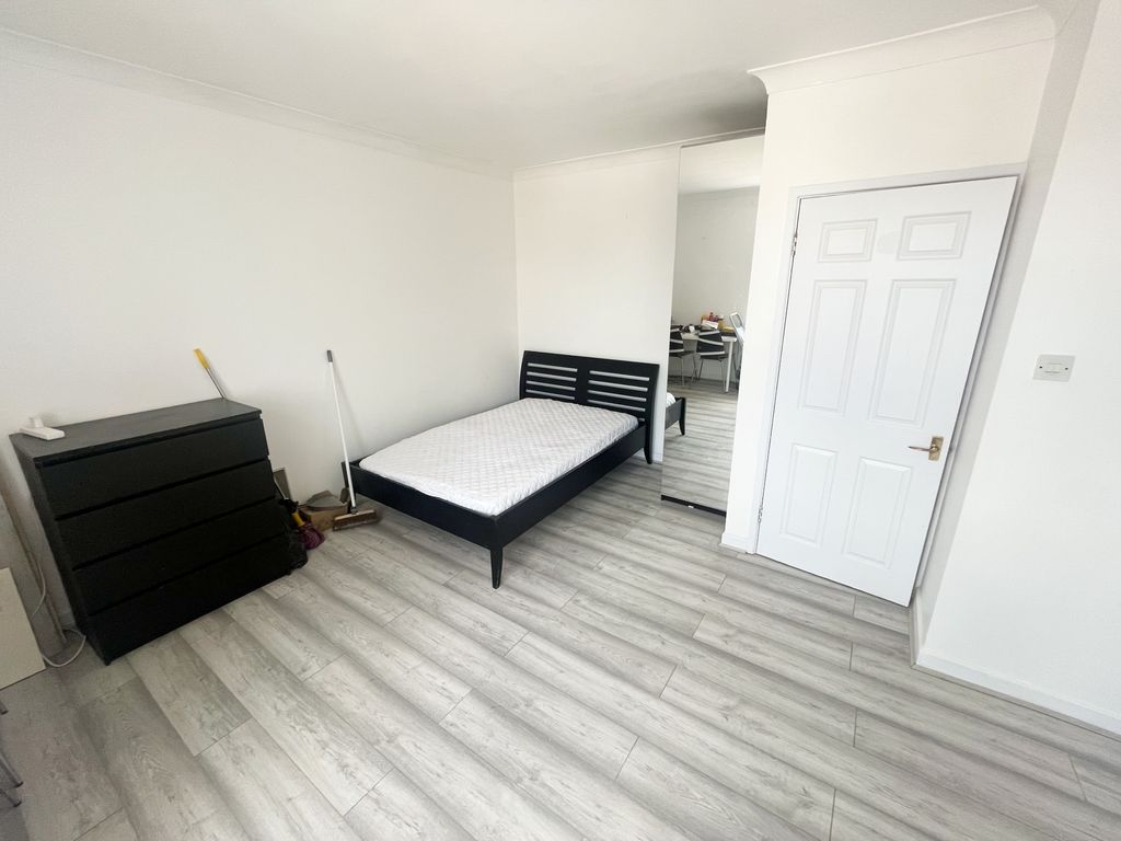 Property photo 1 of 3 Img_6803