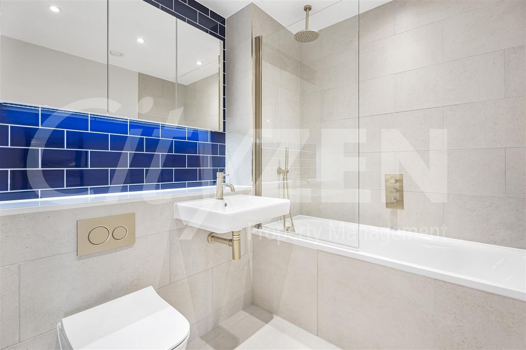 Property photo 3 of 37 Bathroom