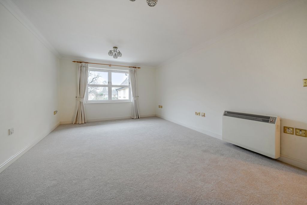 Property photo 3 of 9