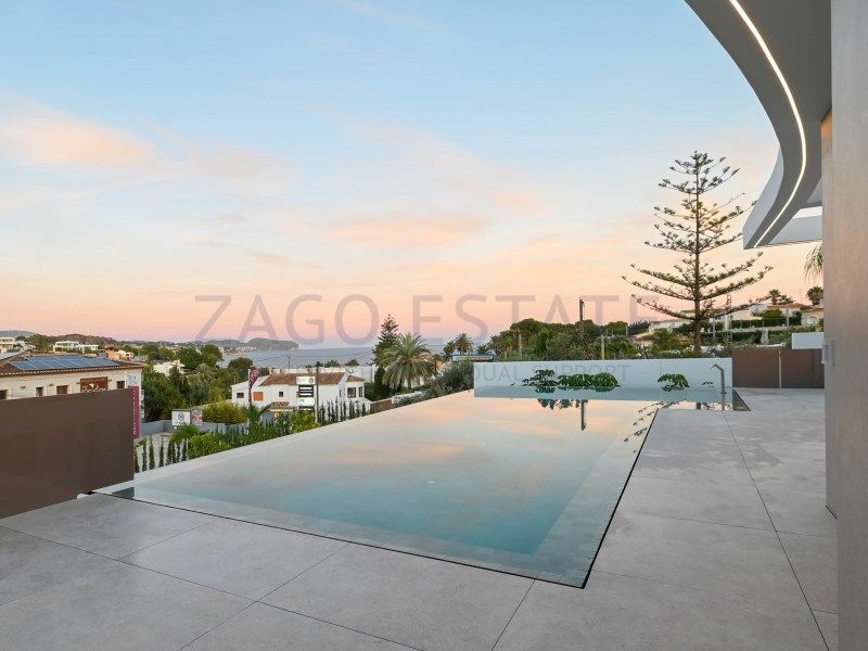 Property photo 2 of 50