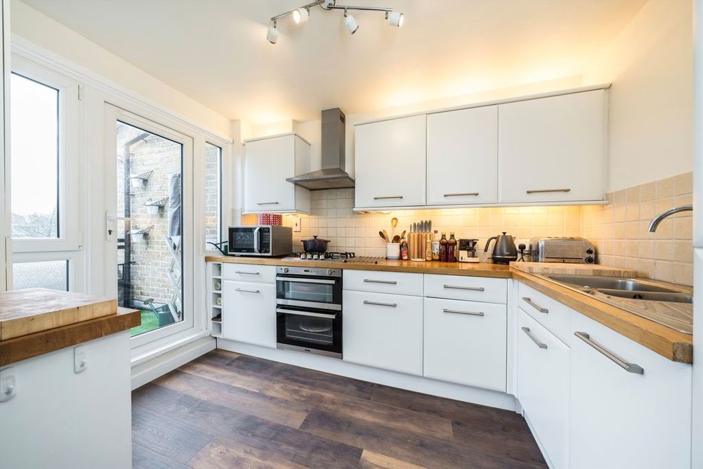 Property photo 3 of 7