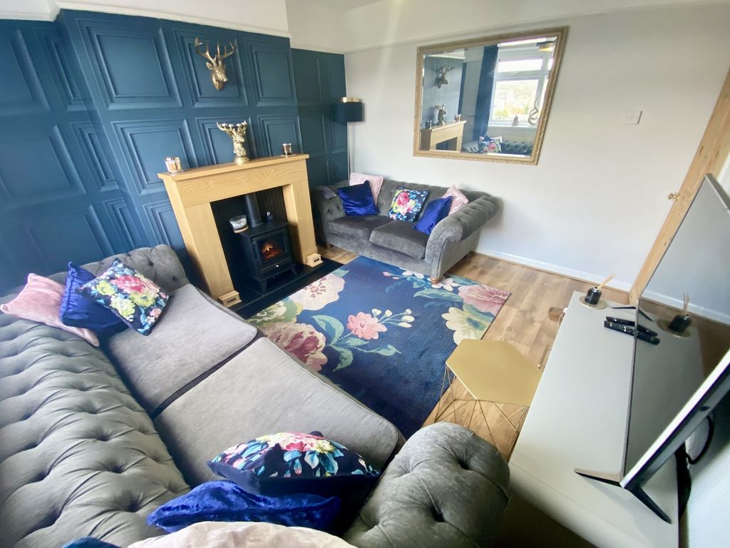 Property photo 3 of 14 Lounge
