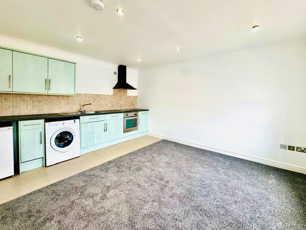 Property photo 3 of 6 Fullsizerender