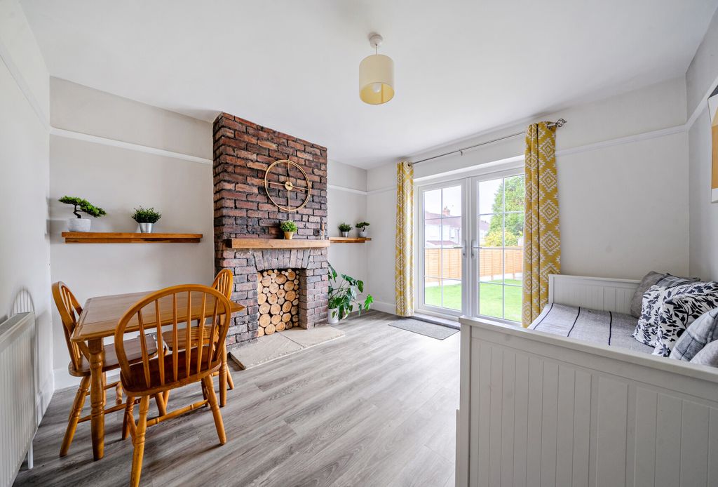 Property photo 2 of 17 1372724-14-68Fb6A...