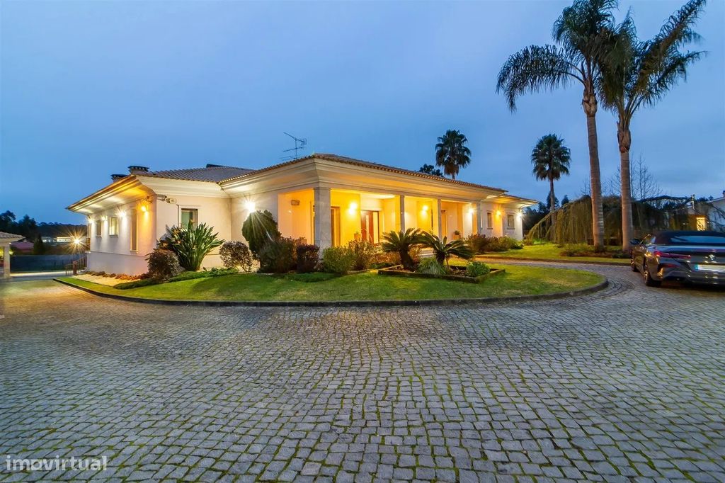 Property photo 1 of 60