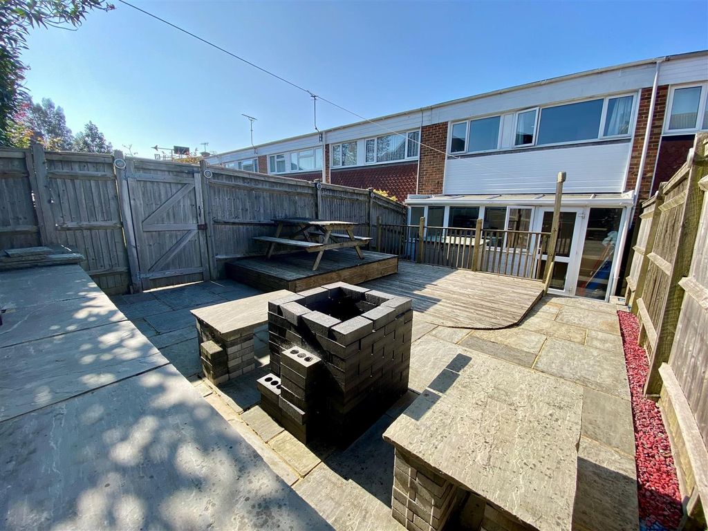 Property photo 2 of 12 15Sussexrg.Jpg