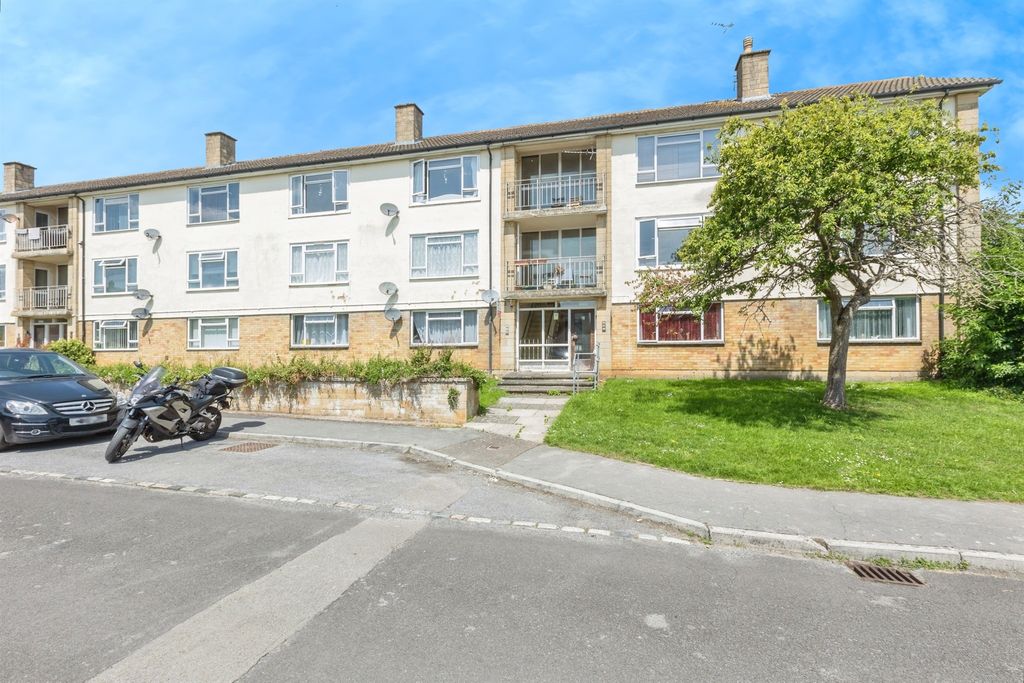 Property photo 1 of 16