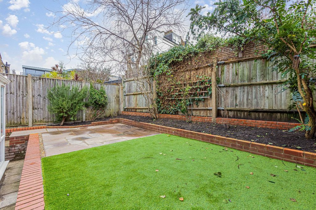 Property photo 2 of 9