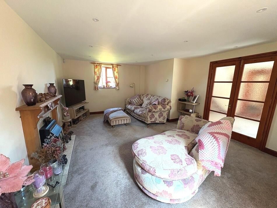 Property photo 3 of 20 Living Room