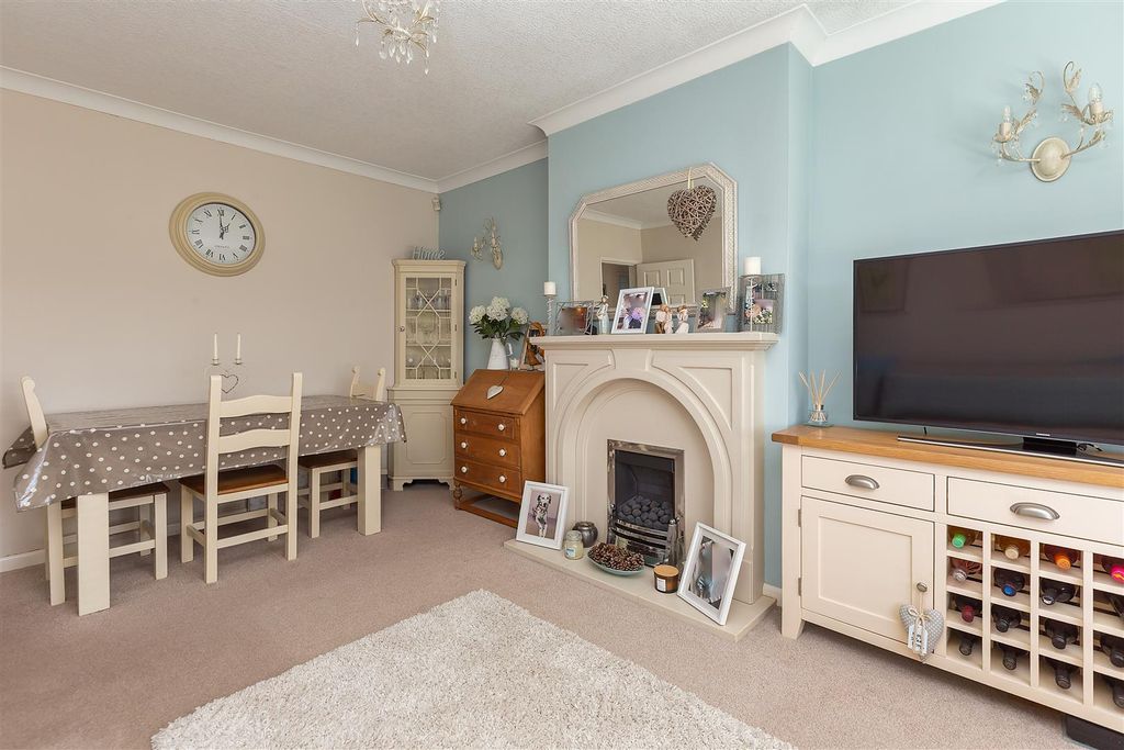Property photo 3 of 22